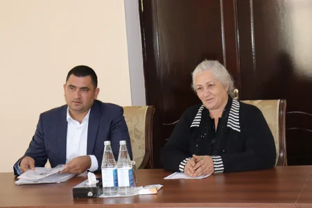 Daşınmaz Əmlakın Dövlət Kadastrı və Reyestrinin sədri Bərdədə vətəndaşları qəbul edib