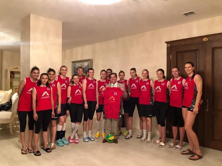 Səfir Manuel Da Kruz Azərbaycan voleybolçuları ilə görüşüb - FOTO