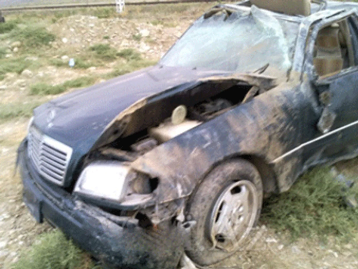 İmişlidə “Mercedes” digər maşına çırpılaraq dərəyə aşıb, sürücü yaralanıb