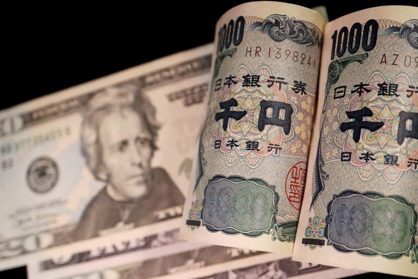 Japanese yen rebounds on suspected intervention from Tokyo