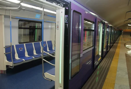 Bakı metrosunda daha bir yeni qatar xəttə buraxılıb