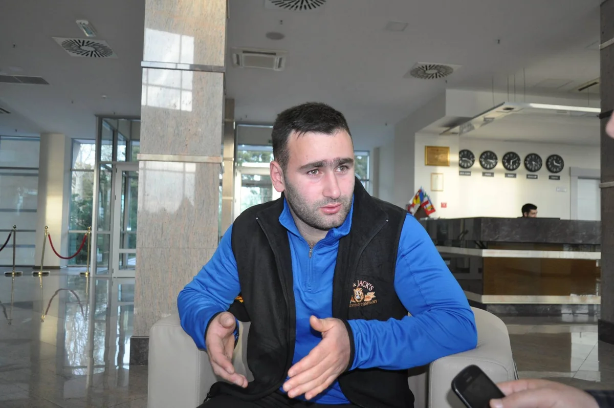 Gürcüstanın ən güclü avarçəkəni: Qoşunlarınız erməniləri geri çəkilməyə məcbur edibsə, deməli, onlara belə lazımdır