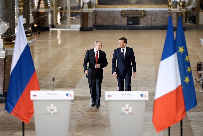 Putin Makronla Qarabağı müzakirə edib