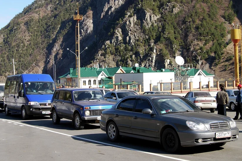 На КПП Верхний Ларс могут ввести режим ЧС, открыть пункты временного размещения