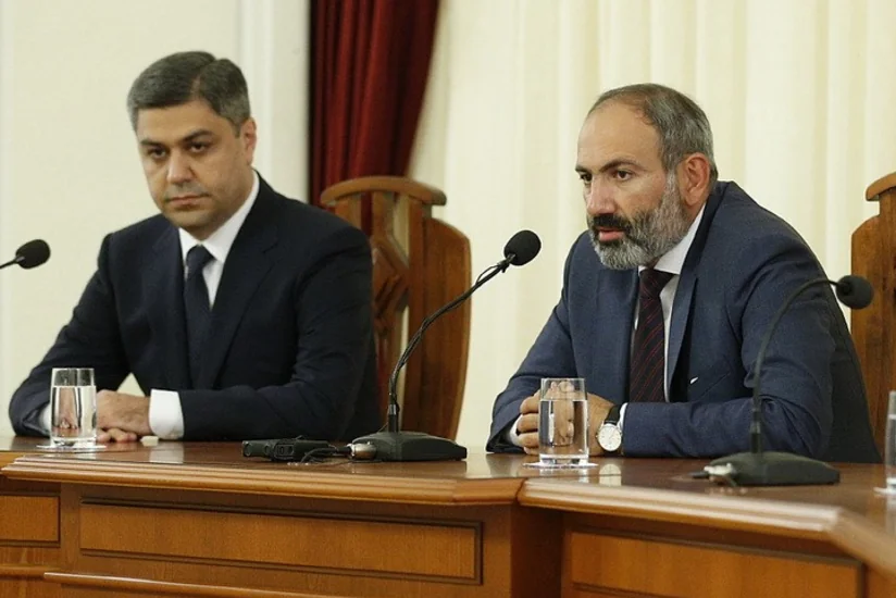 Пашинян отправил мать директора СНБ Армении в отставку