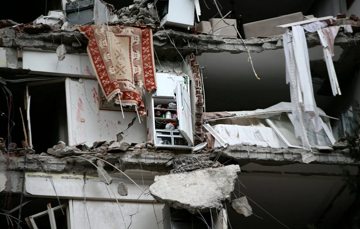 İraq Türkiyə və Suriyaya humanitar yardım göndərir