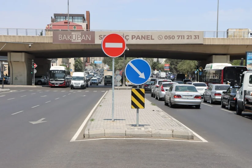 Bakının Əhməd Rəcəbli küçəsində yeni yol infrastrukturu qurulub