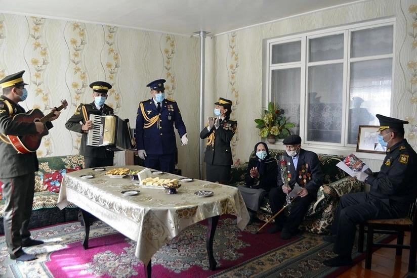 Военнослужащие посетили ветеранов Великой Отечественной войны - ВИДЕО