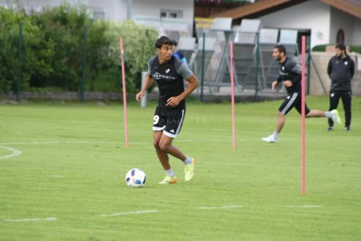 Keşlə klubu 3 futbolçu ilə müqavilə bağlayıb
