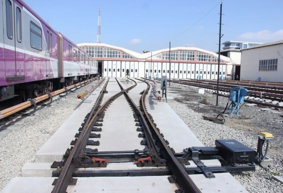 Metronun depo yollarında dəmir-beton şpallar tətbiq edilib