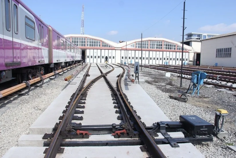 Metronun depo yollarında dəmir-beton şpallar tətbiq edilib