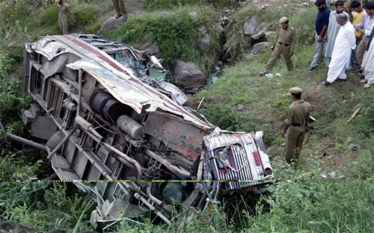 23 people died in India bus crash