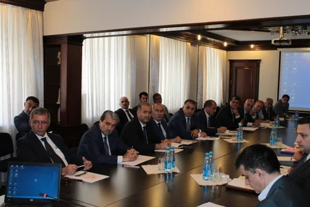Komitə sədri: “Məhəllədaxili tikintilərdə 10-12 mərtəbəli yaşayış binalarının tətbiqi tövsiyə olunur”