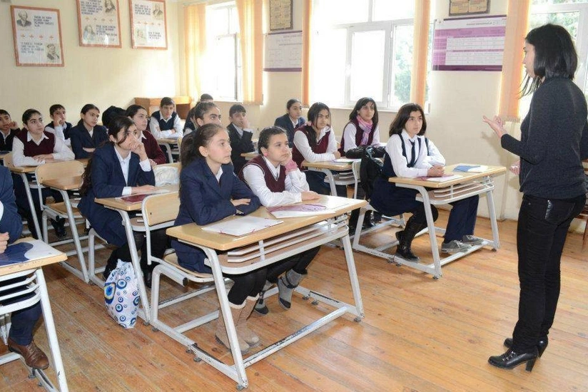 Milli Məclisin komitə sədri: “Orta təhsil sistemi sadələşdirilməlidir”