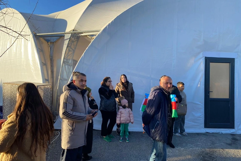 Növbəti köç karvanı Laçına çatıb, mənzillərin açarları təqdim olunub - YENİLƏNİB