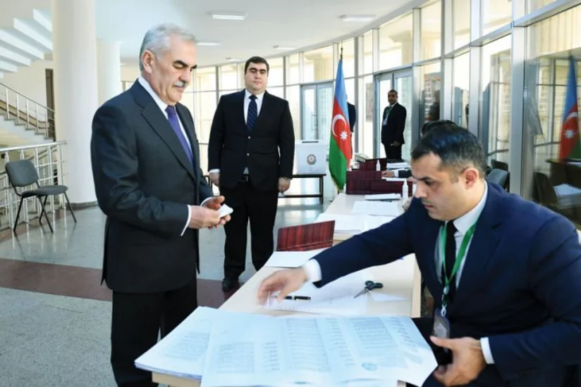 Vasif Talıbov səs verib