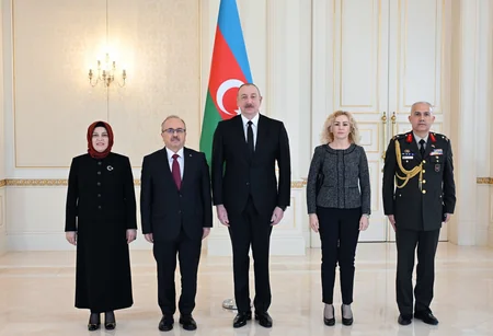 İlham Əliyev Türkiyənin Azərbaycandakı yeni səfirinin etimadnaməsini qəbul edib - YENİLƏNİB