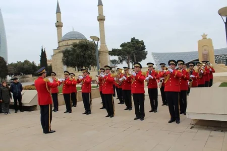 Bakıdakı Türk Şəhidliyində Çanaqqala zəfəri qeyd olunub