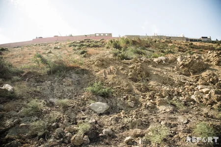 Badamdarda torpaq sürüşməsi baş verib, 8 ailəyə evlərini tərk etməklə bağlı xəbərdarlıq olunub - FOTOREPORTAJ - VİDEO - YENİLƏNİB