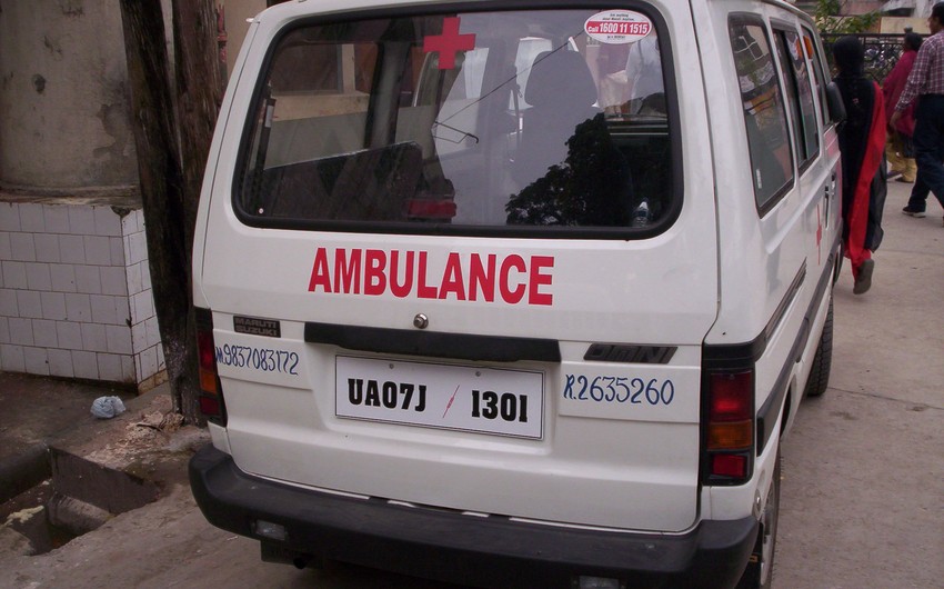 Hindistanda qoşqulu traktor kanala aşıb, 14 qadın və uşaq ölüb