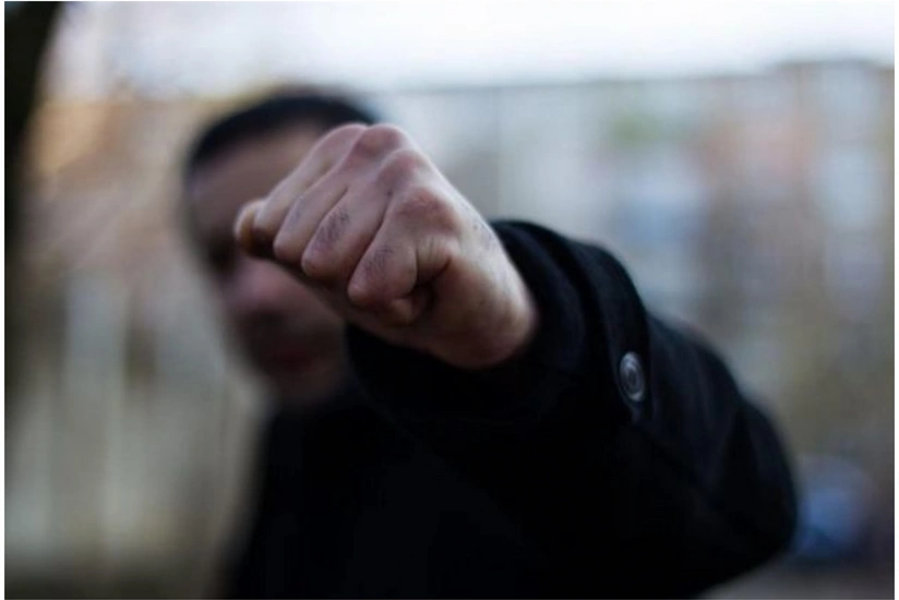 Biləsuvarda su üstündə ata və oğlu döyülüb