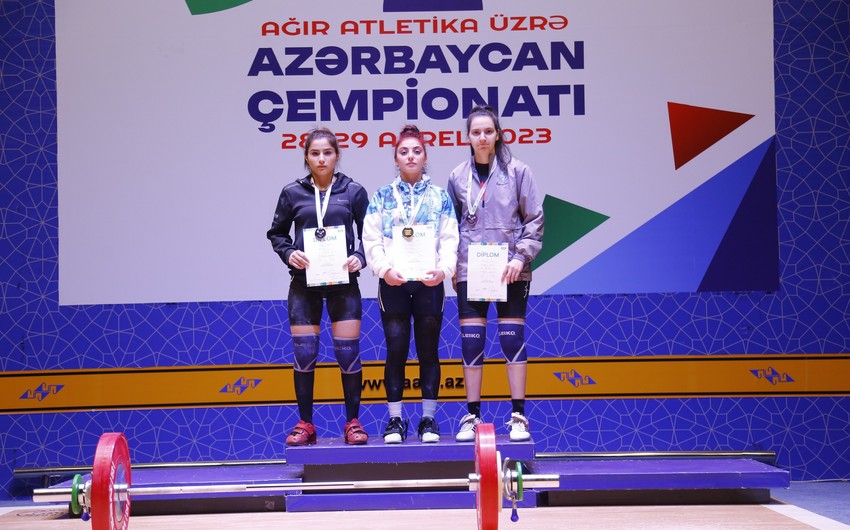 Ağırlıqqaldırma üzrə Azərbaycan çempionatının ilk qalibləri müəyyənləşib