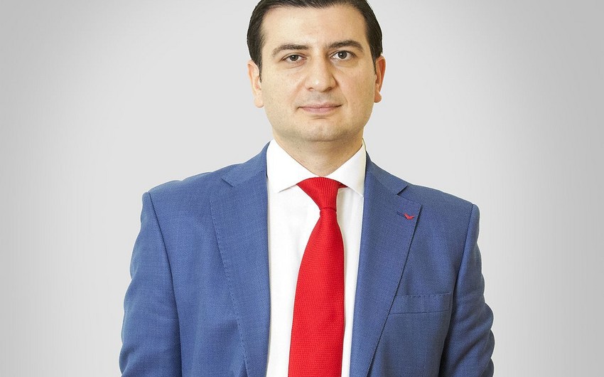 Azər Qasımlı polis idarəsinə aparılıb