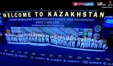 Azərbaycanın yeniyetmə cüdoçuları dünya birinciliyinin komanda yarışlarında gümüş medal qazanıb - FOTO