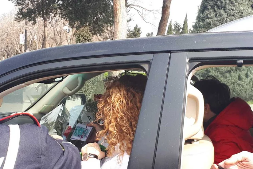 Bakıda yol polisi qadın sürücüləri təbrik edib - FOTO - VİDEO - YENİLƏNİB
