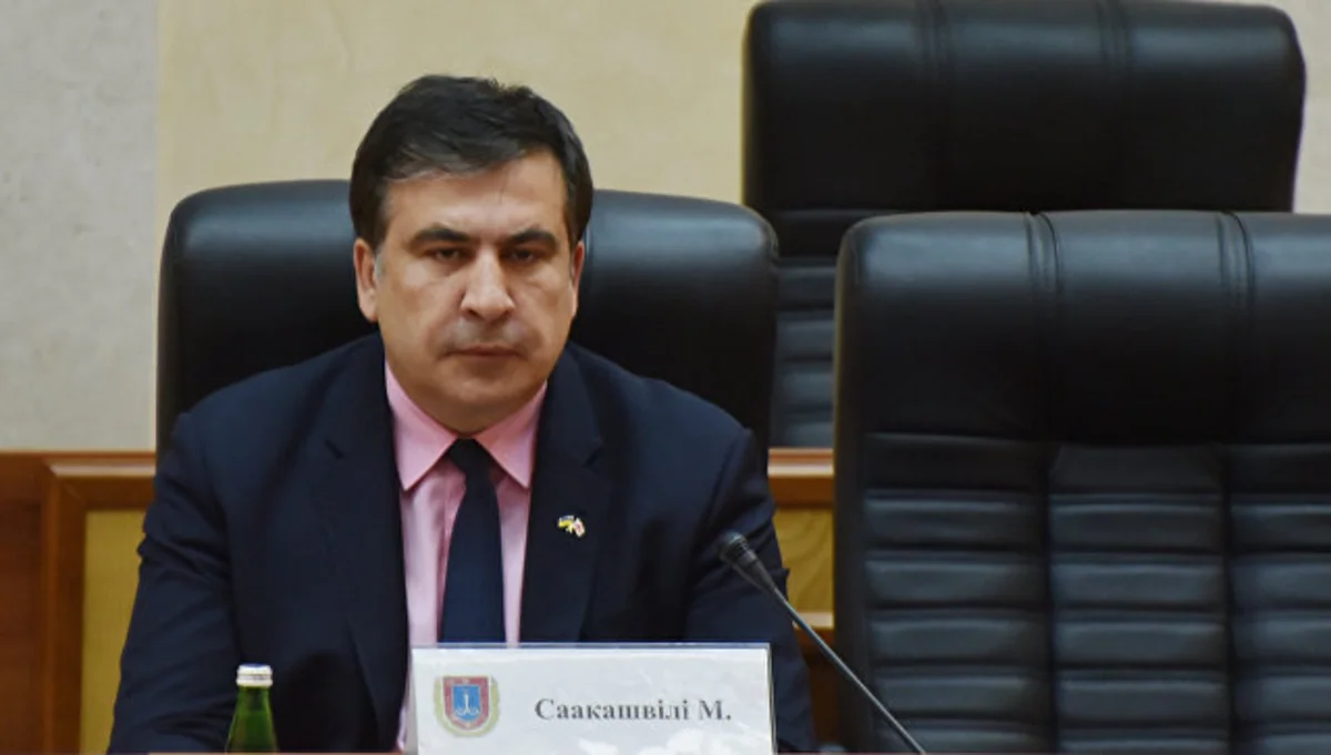 Petro Poroşenko Saakaşvilinin qubernator vəzifəsindən azad edilməsi barədə sərəncam imzalayıb