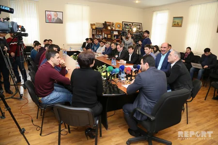 Gənclər və İdman Nazirliyində cüdoçu və güləşçilərlə görüş keçirilib