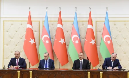 Azərbaycanla Türkiyə arasında sənədlər imzalanıb