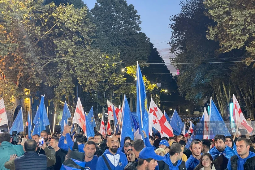 Gürcüstanın hakim partiyası Tbilisidə yekun seçki mitinqini keçirib
