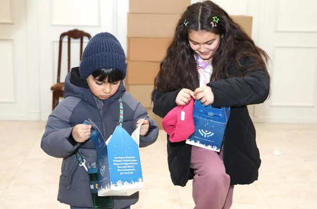 AHİK uşaqlar üçün bayram şənlikləri keçirir, sovqatlar paylayır