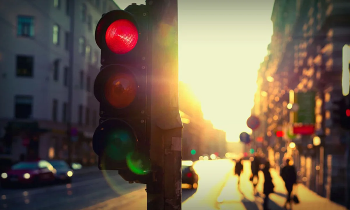 Bakıda yolu keçən piyadanı avtomobil vurub