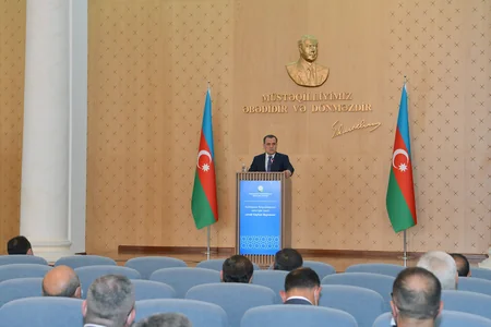 Ceyhun Bayramov Azərbaycanın diplomatik nümayəndəliklərinin rəhbərləri ilə görüşüb