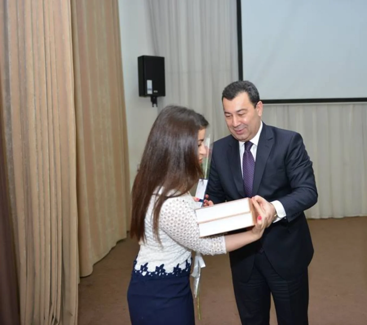 ADU rektoru doktorant və dissertantlarla görüşüb