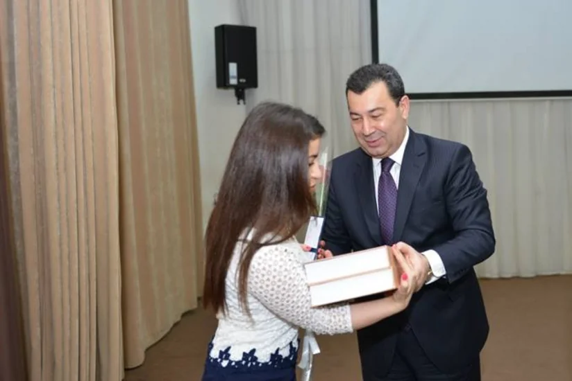 ADU rektoru doktorant və dissertantlarla görüşüb