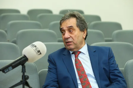 Siyavuş Kərimi: Məktəbli övladlarım da Prezident İlham Əliyevin çıxışlarını böyük həvəslə izləyirlər - MÜSAHİBƏ