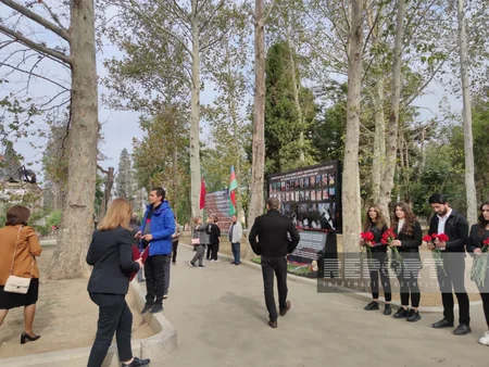 Heads of diplomatic corps accredited in Azerbaijan honor memory of Ganja rocket attack victims