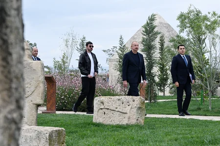 İlham Əliyev Ağdam şəhərində İmarət Kompleksinin bərpadan sonra açılışında iştirak edib - YENİLƏNİB