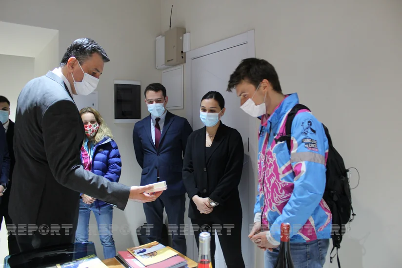 Britaniyalı velosəyahətçi Azərbaycanın Tbilisidəki turizm mərkəzində qonaq olub