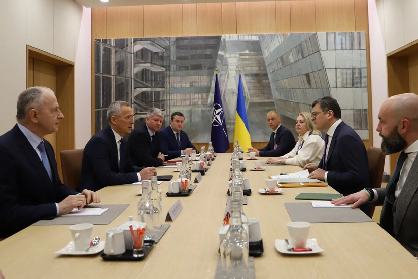 Ukrainian FM, NATO Secretary General mull production of ammunition