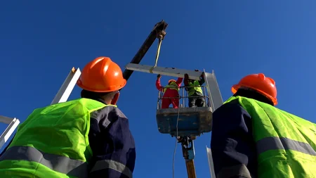 Xocəsəndə yeni yerüstü piyada keçidi tikilir
