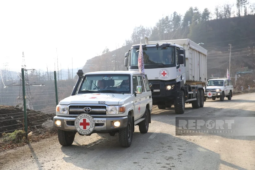 Еще три автомобиля МККК беспрепятственно проехали по дороге Ханкенди-Лачын