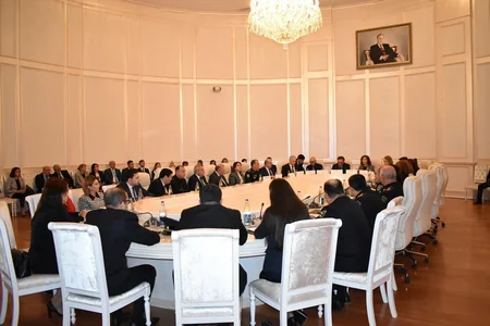 Gəncədə çətin həyat şəraitində yaşayan uşaqların müdafiəsi ilə bağlı müzakirələr aparılıb
