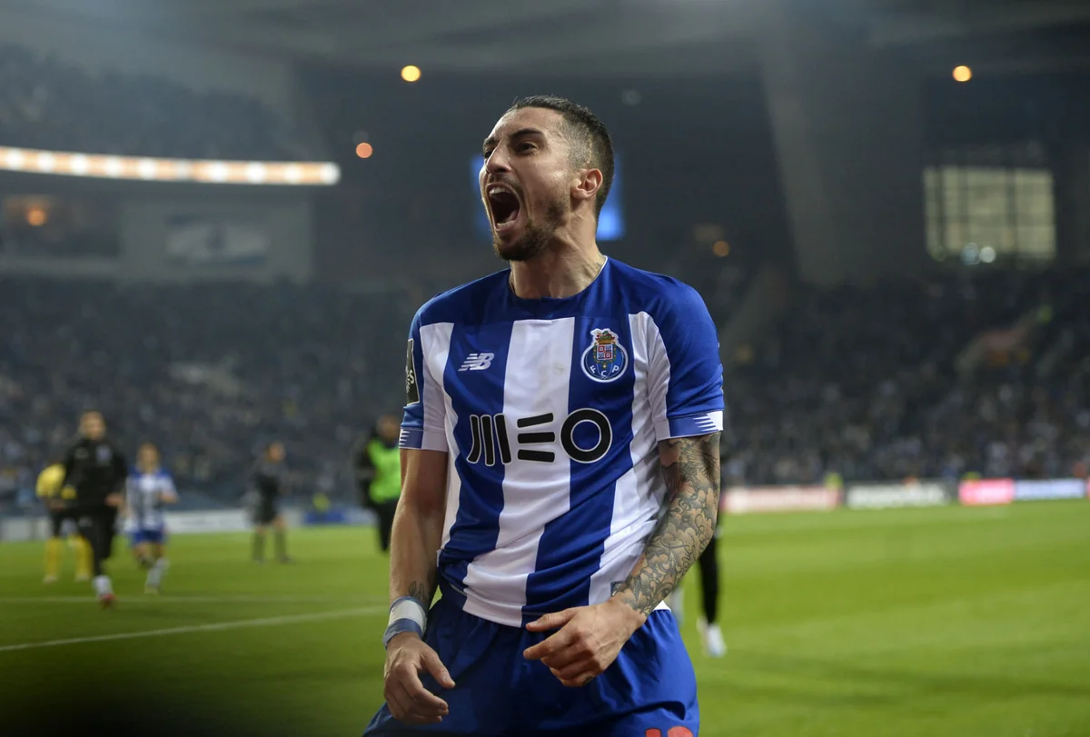 “Mançester Yunayted” Aleksin transferini razılaşdırıb