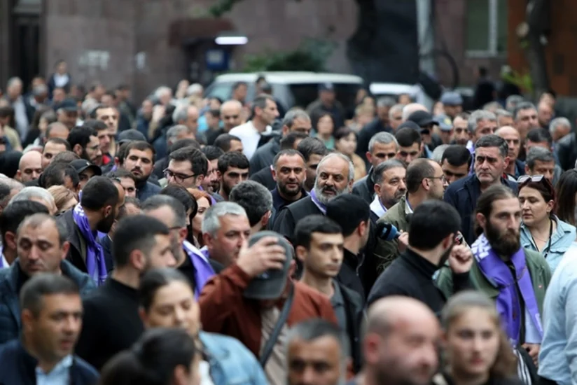 Ermənistanın DİN rəhbəri etirazçılarla görüşdən imtina edib