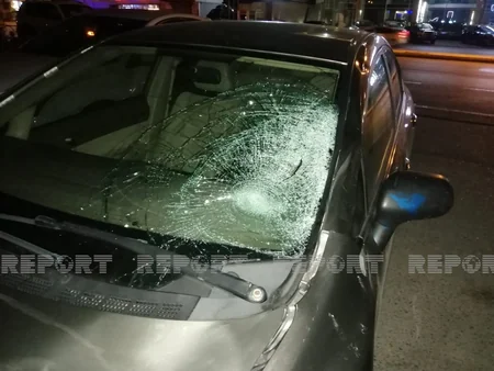В Баку автомобиль насмерть сбил молодого человека