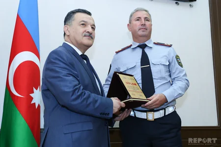 Xidmətdə fərqlənən yol polisləri mükafatlandırılıb - SİYAHI